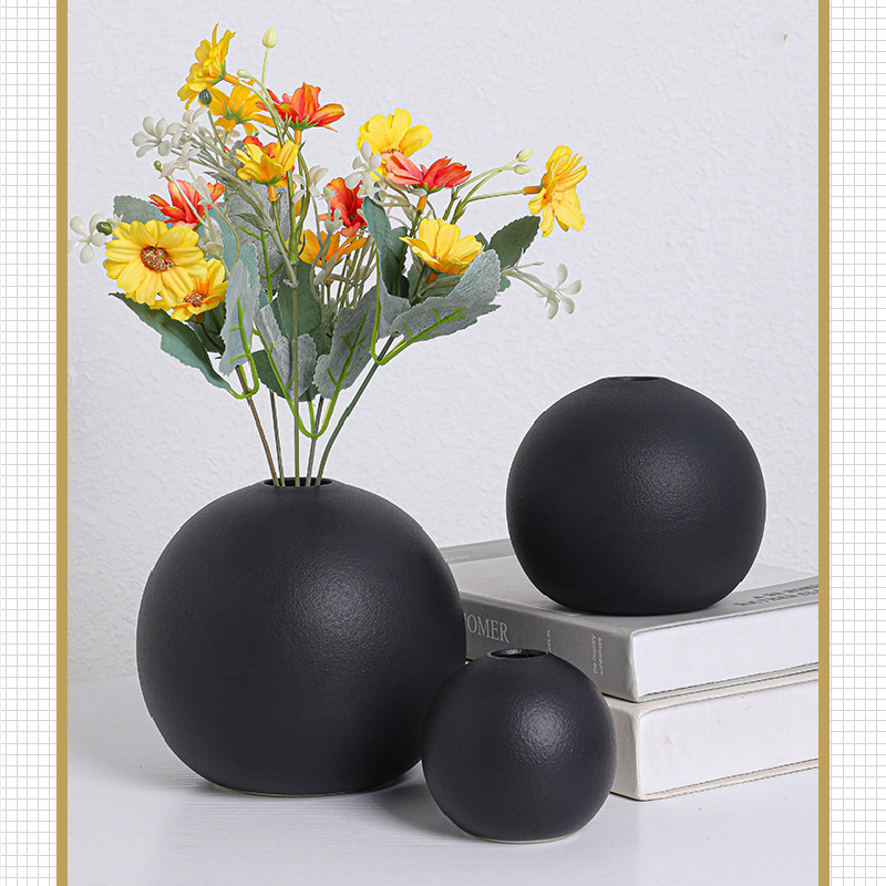 European Black and White Ball  - Propagation Station Vase recensione e prezzo